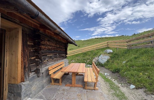 Forstau Apartment | Lovely apartment for 4 people with WIFI, TV, terrace, pets allowed and panoramic view