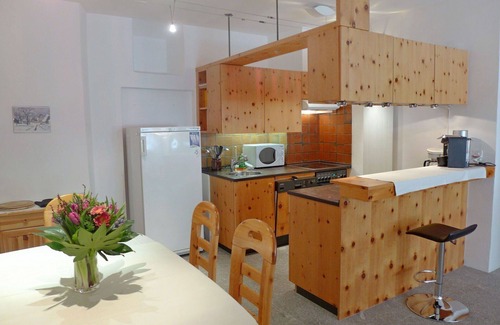 Celerina-Schlarigna Apartment | Lovely apartment for 4 people with WIFI, TV, balcony and pets allowed