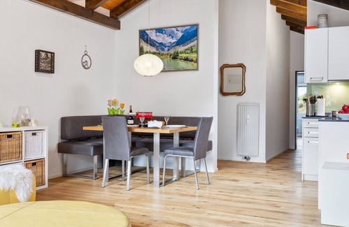 Graechen Apartment | Lovely apartment for 4 people with WIFI, TV, balcony and panoramic view