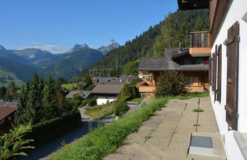 Schoenried Apartment | Lovely apartment for 4 guests with WIFI, TV, balcony and pets allowed