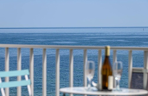 Morbihan Apartment | Lovely apartment for 4 guests with WIFI, TV, balcony and pets allowed