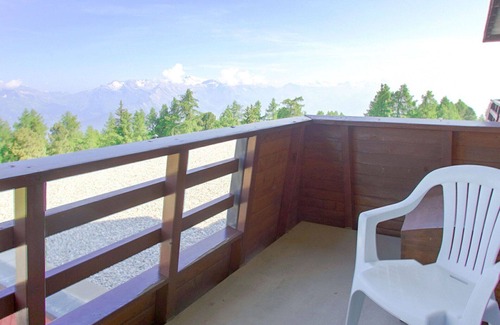 Sion Apartment | Lovely apartment for 4 guests with pool, WIFI, TV, balcony and panoramic view