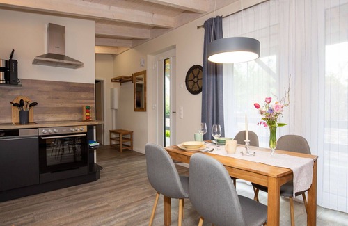 Osten Apartment | Lovely apartment for 4 guests with WIFI, TV and terrace