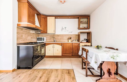 Livo Apartment | Lovely apartment for 4 guests with WIFI, TV, patio and pets allowed