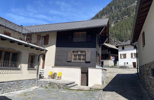 Augio Apartment | Lovely apartment for 4 people with WIFI, TV, patio, pets allowed and panoramic view