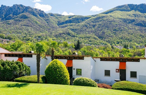 Sonvico Apartment | Lovely apartment for 5 people with WIFI, pool, TV, patio, pets allowed and panoramic view