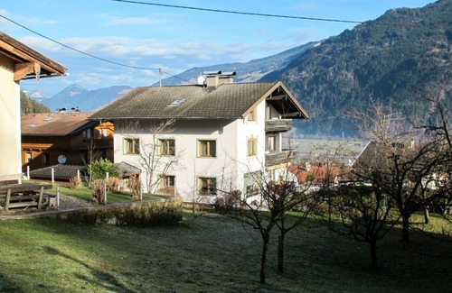 Ried im Zillertal Apartment | Lovely apartment for 6 people with WIFI, TV, balcony and parking