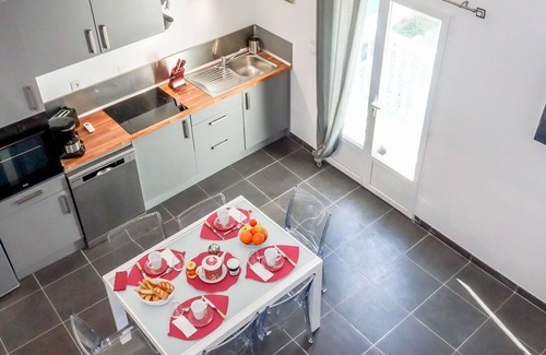 Saint-Laurent-d'Aigouze Apartment | Lovely apartment for 6 guests with WIFI, A/C, private pool, TV, patio, pets allowed and parking