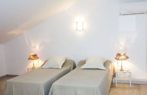 Saint-Laurent-d'Aigouze Apartment | Lovely apartment for 6 guests with WIFI, A/C, private pool, TV, patio, pets allowed and parking
