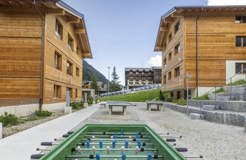 Zinal Apartment | Lovely apartment for 6 guests with WIFI, TV, terrace, pets allowed and parking