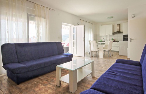 Seget Apartment | Lovely apartment for 6 people with A/C, WIFI, TV and terrace