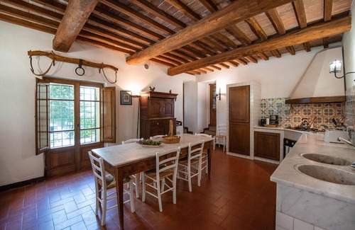 Siena Apartment | Lovely apartment for 8 guests with WIFI, pool, hot tub and pets allowed
