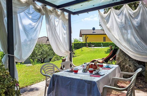 Besazio Apartment | Lovely apartment for 4 people with WIFI, private pool, TV, patio and panoramic view