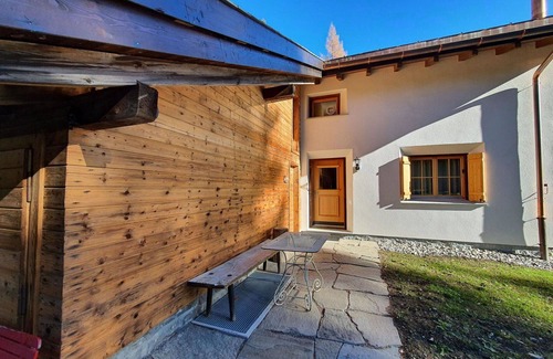 Valbella Apartment | Lovely apartment for 5 people with WIFI, TV, balcony and pets allowed