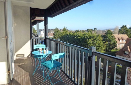 Tourgeville Apartment | Lovely apartment for 4 guests with WIFI, TV, balcony and panoramic view