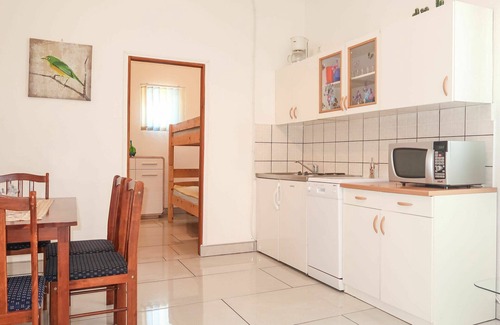 Cesarica Apartment | Lovely apartment for 8 guests with A/C, pool, WIFI, TV and terrace