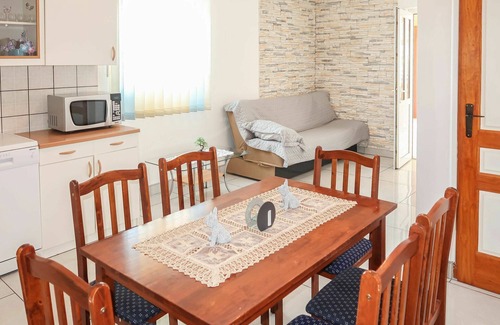 Cesarica Apartment | Lovely apartment for 8 guests with A/C, pool, WIFI, TV and terrace