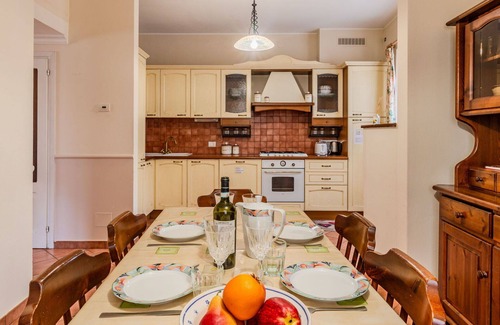 Carlazzo Apartment | Lovely apartment for 4 people with WIFI, TV and balcony