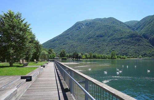 Carlazzo Apartment | Lovely apartment for 4 people with WIFI, TV and balcony