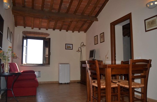 Campiglia Marittima Other | Lovely apartment for 4 people with pool, TV and panoramic view