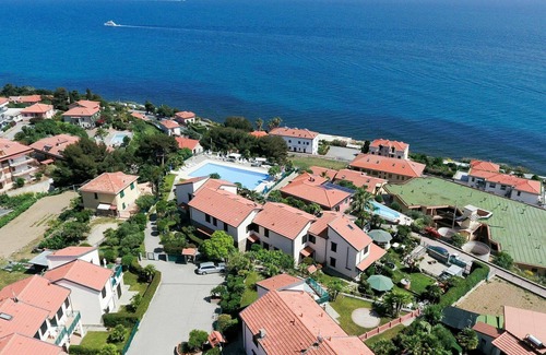 Lavina Apartment | Lovely apartment for 4 people with pool, WIFI, TV, terrace and pets allowed