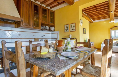 Fucecchio Apartment | Lovely apartment for 4 guests with WIFI, pool, A/C, balcony and pets allowed