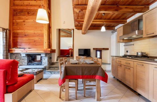 Sampeyre Apartment | Lovely apartment for 4 guests with pool, WIFI, TV and terrace