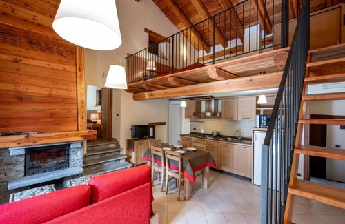 Sampeyre Apartment | Lovely apartment for 4 guests with pool, WIFI, TV and terrace