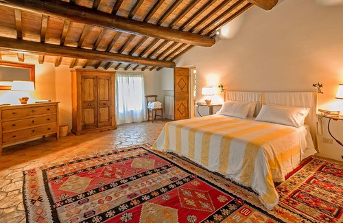 Umbertide Apartment | Lovely apartment for 4 people with WIFI, A/C, pool, TV, panoramic view and parking