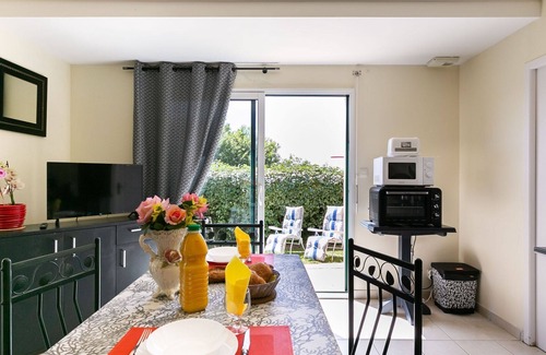 Plougonvelin Apartment | Lovely apartment for 2 people with WIFI, TV, patio and pets allowed
