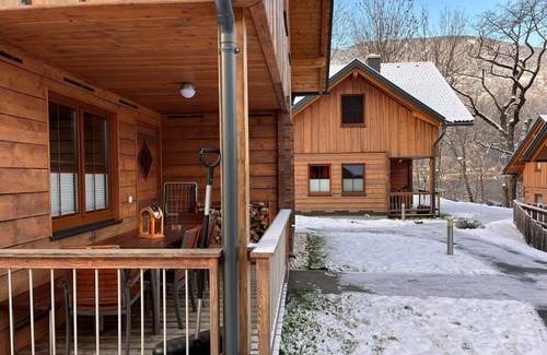 Bodensdorf House | Lovely apartment in villa for 6 people with WIFI, TV, terrace and parking