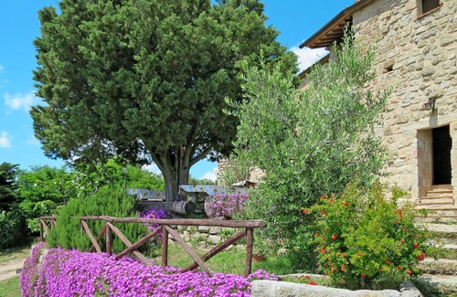 Roccastrada Villa | Lovely apartment in villa for 3 guests with WIFI, TV and patio