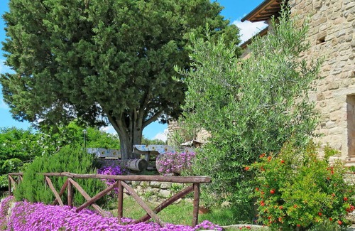 Roccastrada Villa | Lovely apartment in villa for 6 guests with pool, WIFI, TV, patio and parking