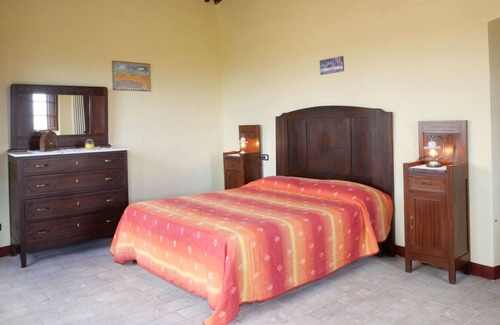 Roccastrada Villa | Lovely apartment in villa for 6 guests with pool, WIFI, TV, patio and parking