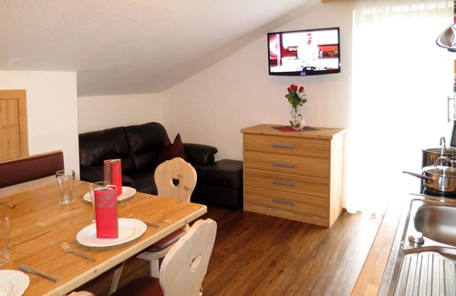 Distelberg Villa | Lovely apartment in villa for 7 guests with WIFI, TV and terrace