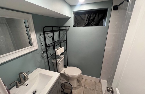 Plainedge Apartment | Lovely apartment in BethpagenLocated 5 minutes away from LIRR