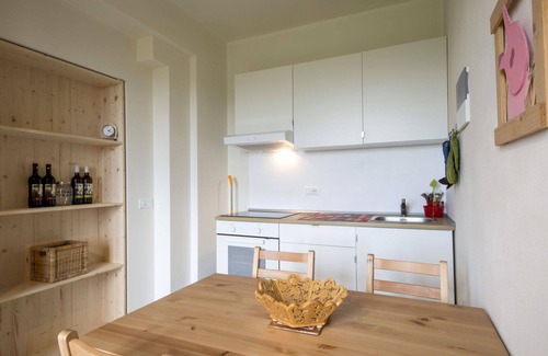 Fucecchio Villa | Lovely apartment in villa for 4 people with pool, WIFI, A/C and pets allowed