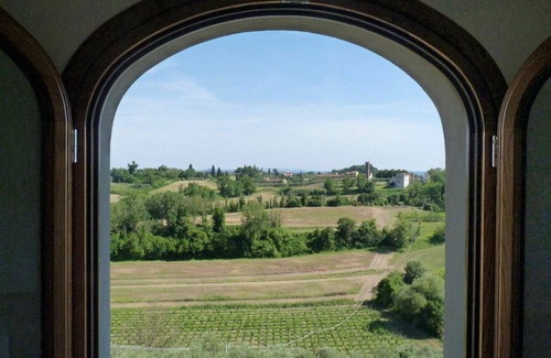 Fucecchio Villa | Lovely apartment in villa for 4 people with pool, WIFI, A/C and pets allowed