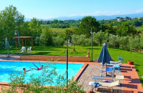 Fucecchio Villa | Lovely apartment in villa for 4 people with pool, WIFI, A/C and pets allowed