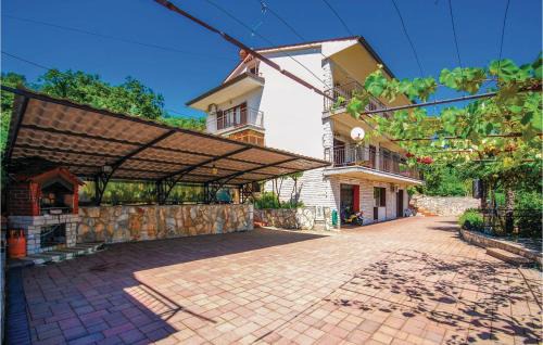 Lovran Apartment | Lovely Apartment In Lovran With Wifi