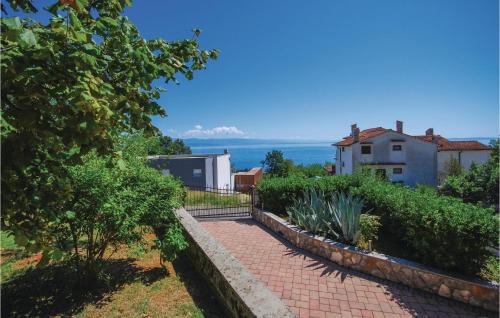 Lovran Apartment | Lovely Apartment In Lovran With Wifi