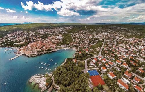 Milcetici Apartment | Lovely Apartment In Malinska With Wifi
