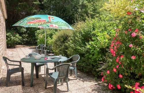 Loctudy Villa | Lovely apartment in villa for 6 people with terrace and pets allowed
