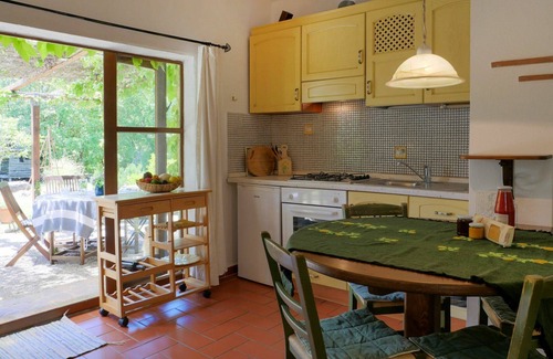 Montieri House | Lovely apartment in villa for 4 guests with pool, terrace and pets allowed