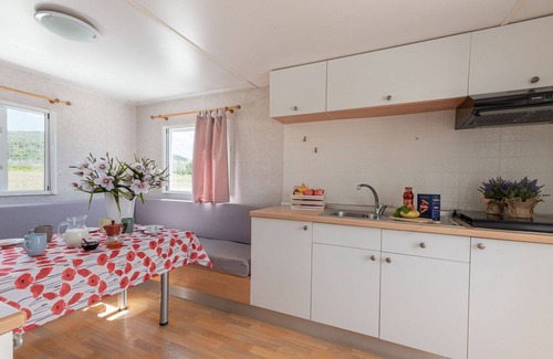 Puntone House | Lovely apartment in villa for 4 guests with A/C, pool, WIFI, TV, terrace and pets allowed