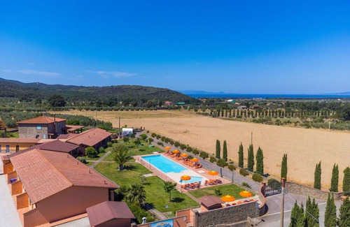 Puntone House | Lovely apartment in villa for 4 guests with A/C, pool, WIFI, TV, terrace and pets allowed