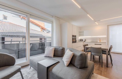 Pinzolo Villa | Lovely apartment in villa for 6 people with WIFI, TV and balcony