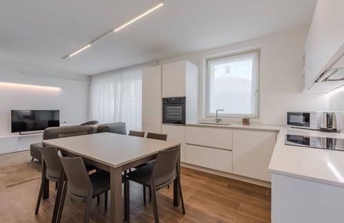 Pinzolo Villa | Lovely apartment in villa for 6 people with WIFI, TV and balcony