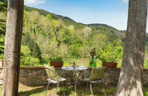 Torsoli Villa | Lovely apartment in villa for 10 guests with WIFI, private pool, TV, terrace and pets allowed