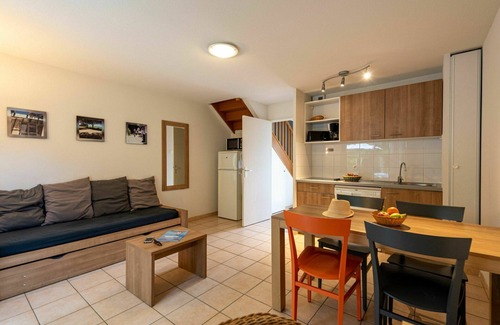 Saumur House | Lovely apartment in villa for 4 guests with internet, pool, TV, terrace and pets allowed